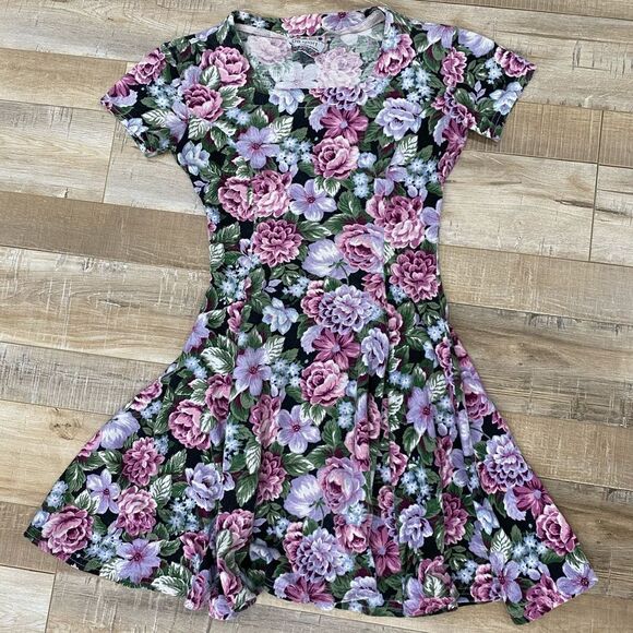 ⭐️ VINTAGE 90’s Babydoll Floral Printed Mini✨ - Picture 1 of 2